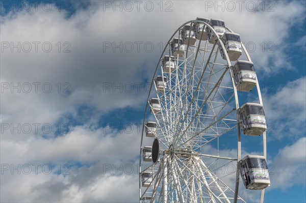 The solar-powered Ferris wheel at the Colmar Christmas market in 2022. Alsace