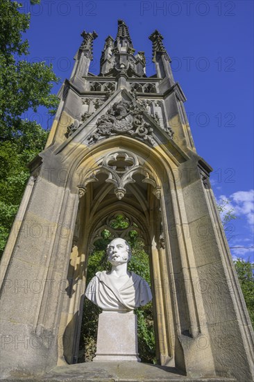 Monument Karl Fuerstenberg