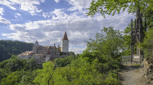 Monument to Karl Fuerstenberg and Castle of