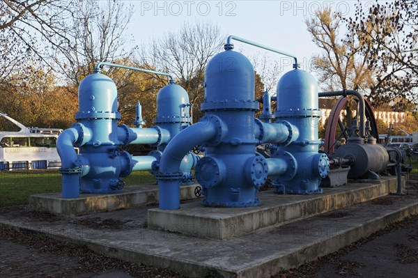 Steam pump