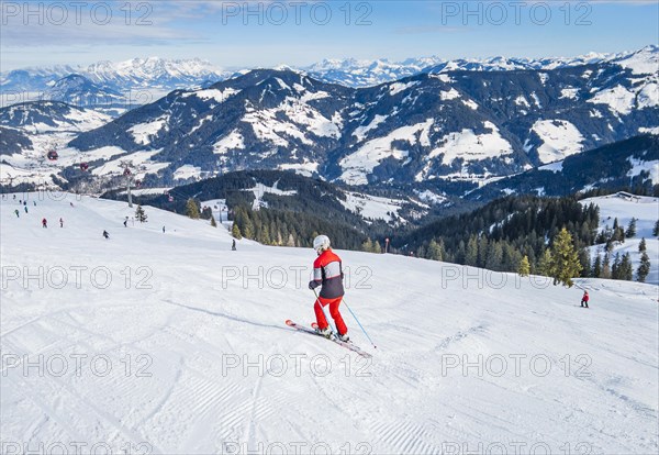 Schatzberg cable car and ski slope with a view of the Wildschoenau