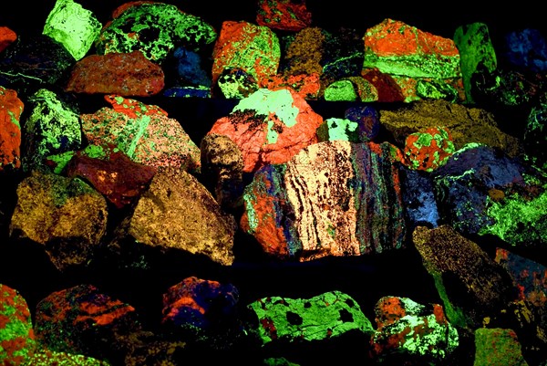 Minerals Under Ultra Violet Light Fluorescing