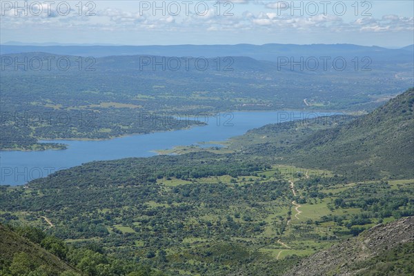 View into the Valle del Jerte on Embalse del Jerte near Plasencia