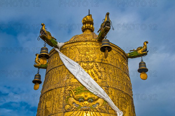 Buddhist symbols on the roof of the Jokhang temple