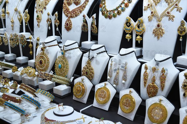 Gold jewellery in Goldsouk Dubai