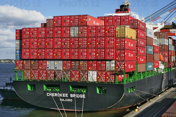 Cherokee Bridge Container Ship