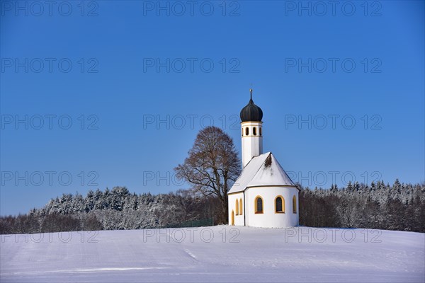 Chapel in winter in the district of Fuerstenfeldbruck