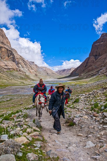 Pilgrims on the Kailash Kora