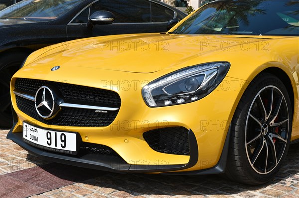 Mercedes at the entrance of the Madinat Jumeirah Resort in Dubai