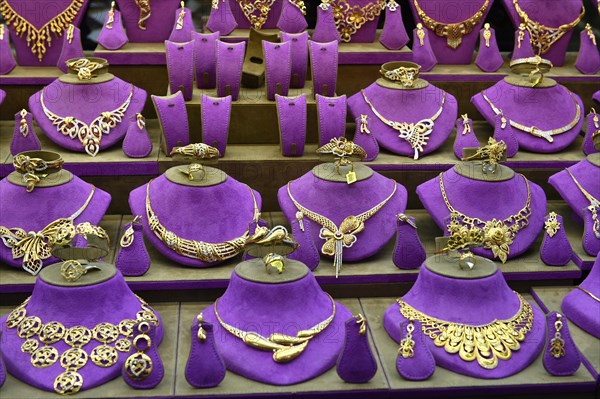 Gold jewellery in Goldsouk Dubai