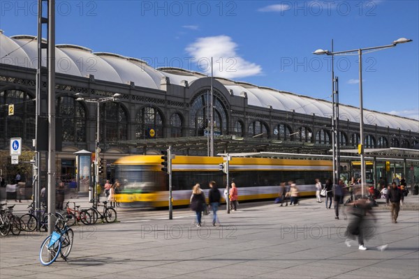 Wiener Platz tram stop at the main railway station