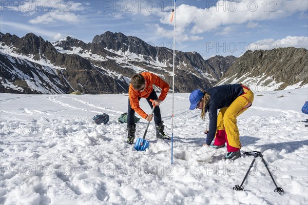 Search for buried victims with the avalanche transceiver and probe