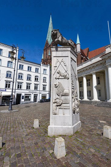 Market square before the Schwerin cathedral