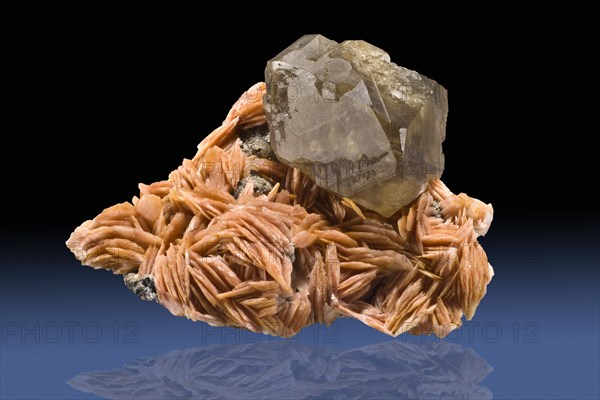 Cerussite on Barite