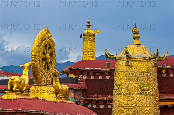 Buddhist symbols on the roof of the Jokhang temple