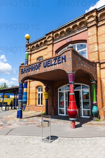 Hundertwasser railway station