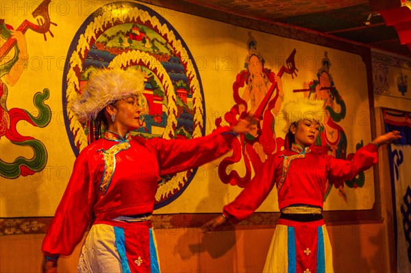 Tibetan dancers