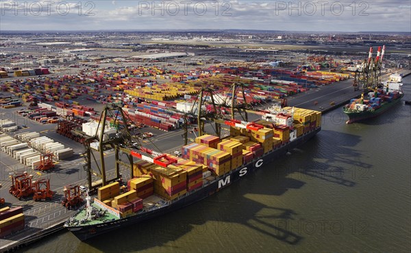 Container Ships Loading & Unloading