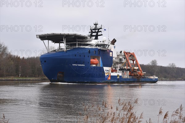 Offshore supply vessel Topaz Tangaroa sails through the Kiel Canal