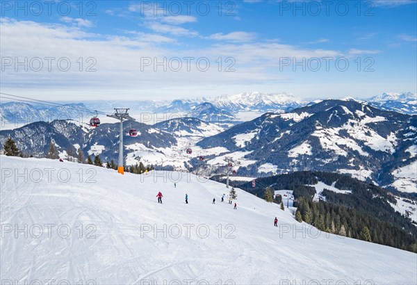 Schatzberg cable car and ski slope with a view of the Wildschoenau