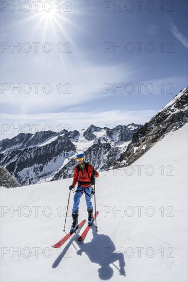 Ski tourers at Lisenser Ferner