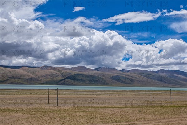 Open wide scenery in Tibet along the southern route into Western Tibet