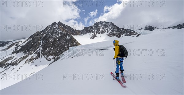 Ski tourers on the descent at Alpeiner Ferner