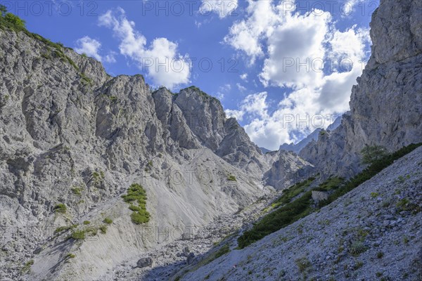 Steep ascent in the Gsengscharte