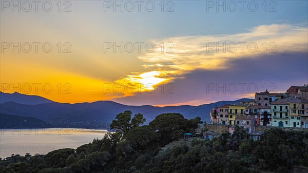 Evening mood over Capoliveri and the Golfo Stella