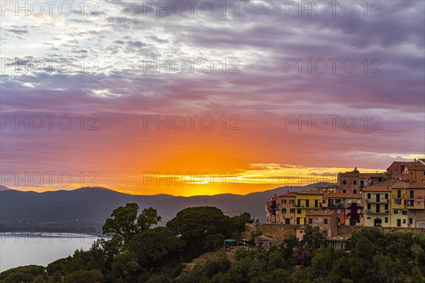 Evening mood over the idyllic mountain village of Capoliveri