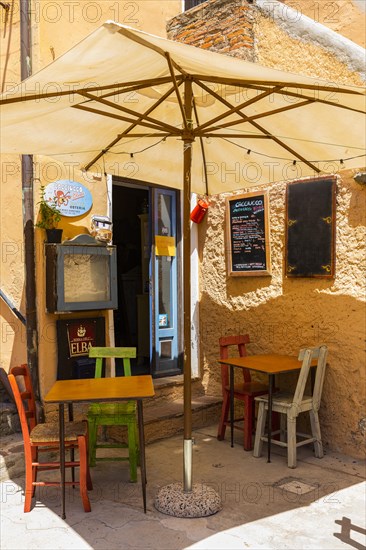 Street cafe in Via Cavour