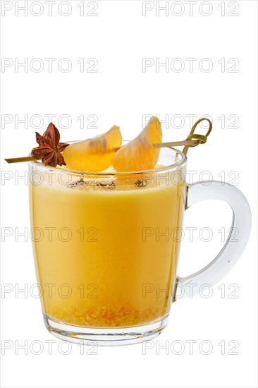 Spicy hot drink made of tangerines with anise flavour