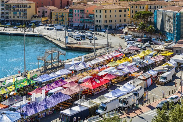 Stalls at the weekly market market of Portoferraio