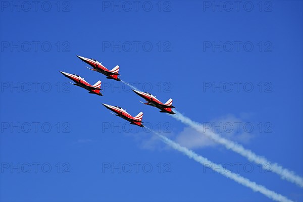 Formation flight of the Patrouille Suisse with the Northrop F-5E Tiger II