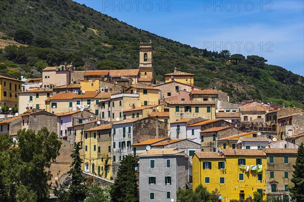 View of the mountain village of Rio nell Elba