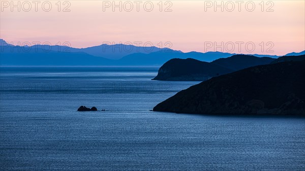 Blue hour in the Golfo Stella below Capoliveri