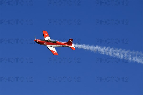 Formation flight of the Patrouille Suisse with the PC-7 team