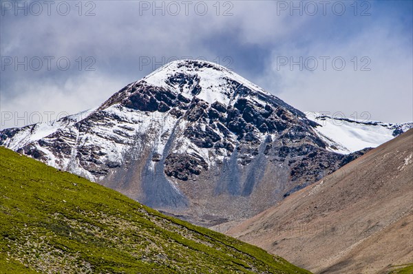 Glacier on the Karo-La Pass along the Freindship Highway