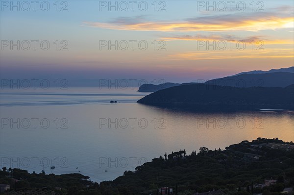 Blue hour over the Golfo Stella below Capoliveri
