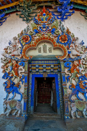 Ornated entrance in the Kumbum in the monastery of Gyantse