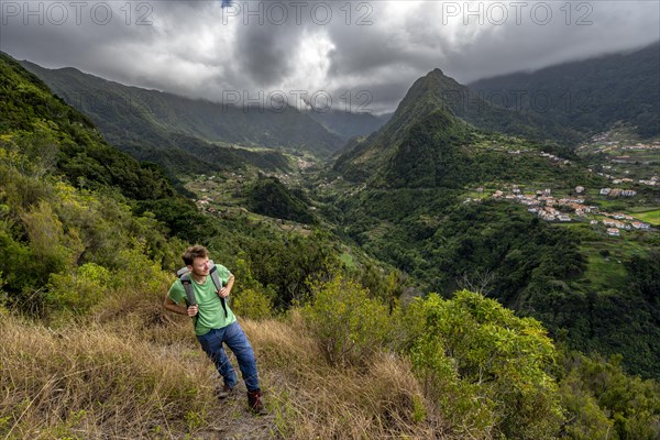 Hikers at Pico do Alto