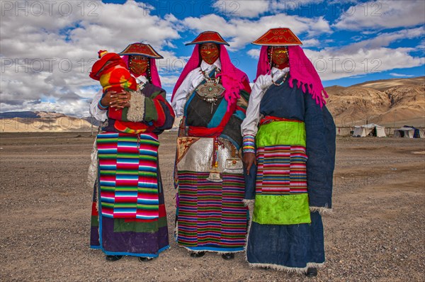 Traditional dressed women at the festival of the tribes in Gerze