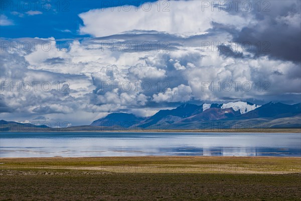 High mountain lake along the road from Tsochen to Lhasa