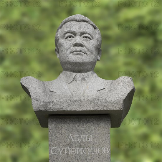 Statue of Abdy Suerkolov