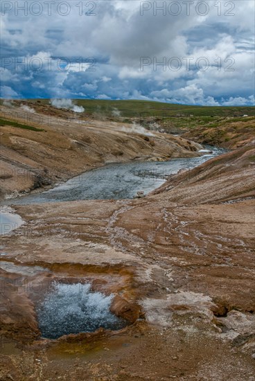 Hot springs along the road from Tsochen to Lhasa