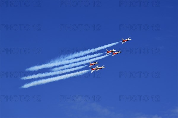 Formation flight of the Patrouille Suisse with the Northrop F-5E Tiger II