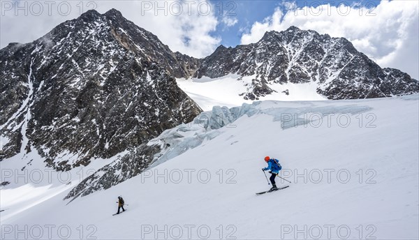 Ski tourers on the descent at Alpeiner Ferner