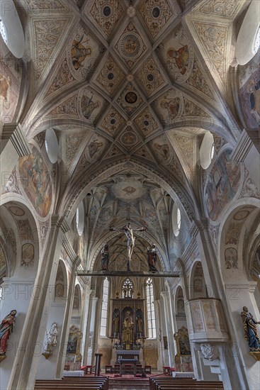 Vault and altar room with crucifixion group in the monastery church of St. Lambert