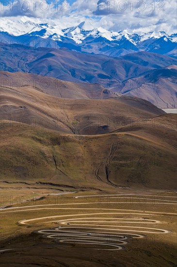 Serpentines on the way to Mount Everest