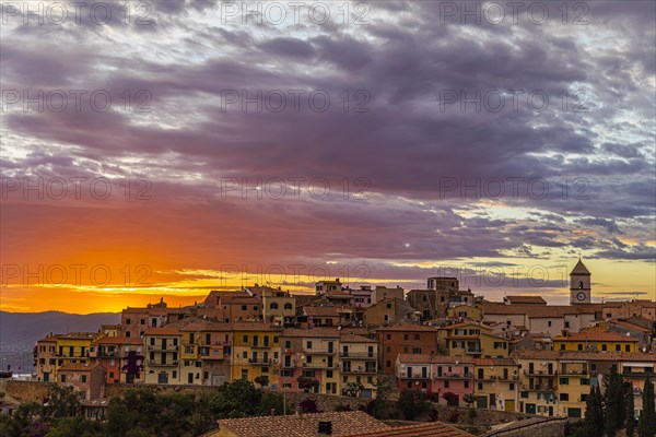 Evening mood over the idyllic mountain village of Capoliveri